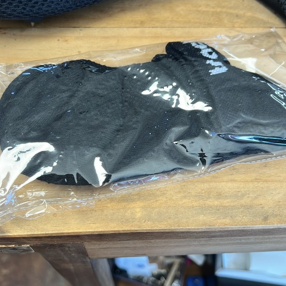 NIB Trackstar Track Cleats with a pair of socks and bag - Picture 2 of 5